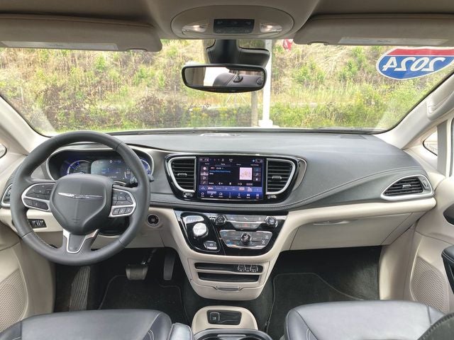 2024 Chrysler Pacifica Hybrid Select