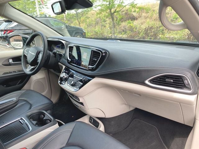 2024 Chrysler Pacifica Hybrid Select
