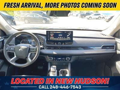 2025 Mitsubishi Outlander SE