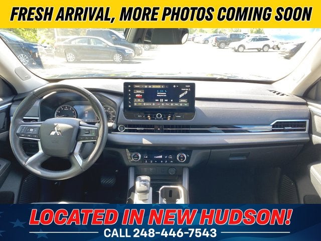 2025 Mitsubishi Outlander SE