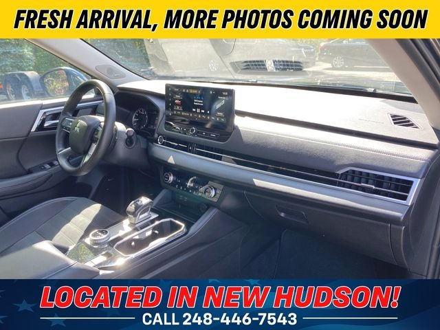 2025 Mitsubishi Outlander SE