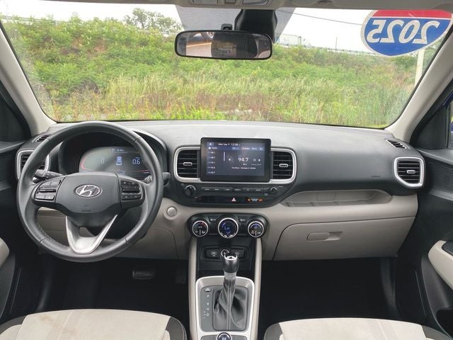 2025 Hyundai VENUE SEL