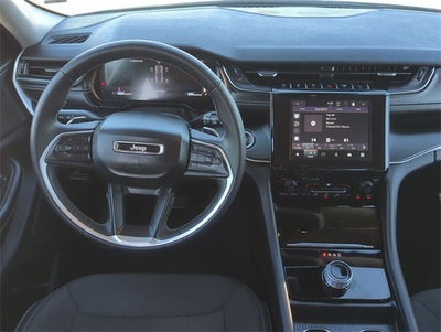 2023 Jeep Grand Cherokee Laredo 4x4