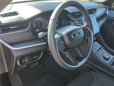 2025 Jeep Grand Cherokee Laredo X 4x4