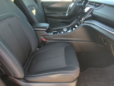 2025 Jeep Grand Cherokee Laredo X 4x4