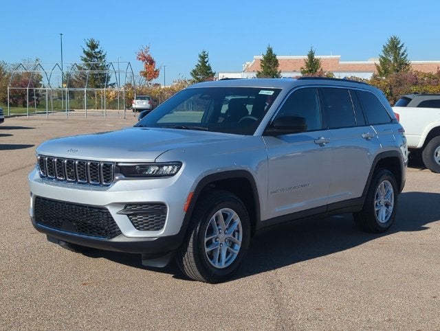 2025 Jeep Grand Cherokee Laredo X 4x4