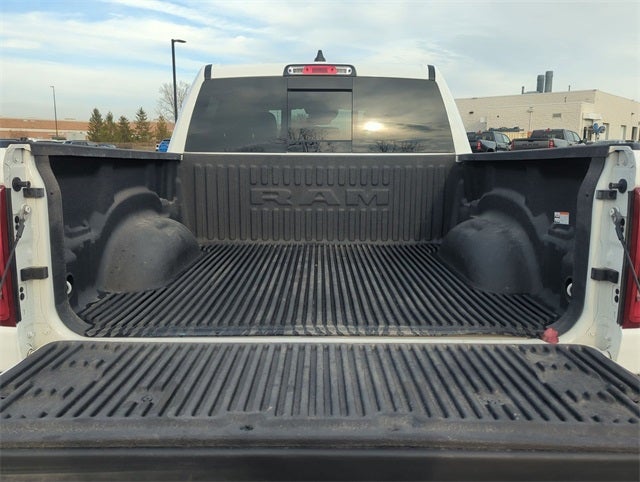 2022 RAM 1500 Laramie Crew Cab 4x4 5'7' Box