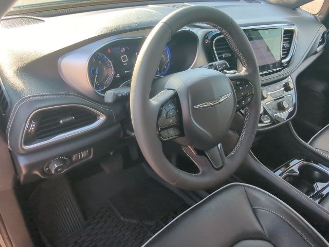 2025 Chrysler Pacifica Limited AWD