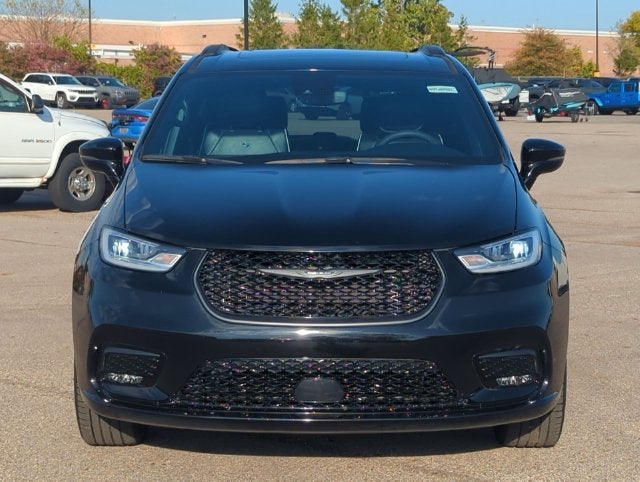 2025 Chrysler Pacifica Limited AWD