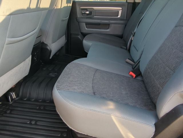 2018 RAM 1500 Big Horn Crew Cab 4x4 5'7' Box