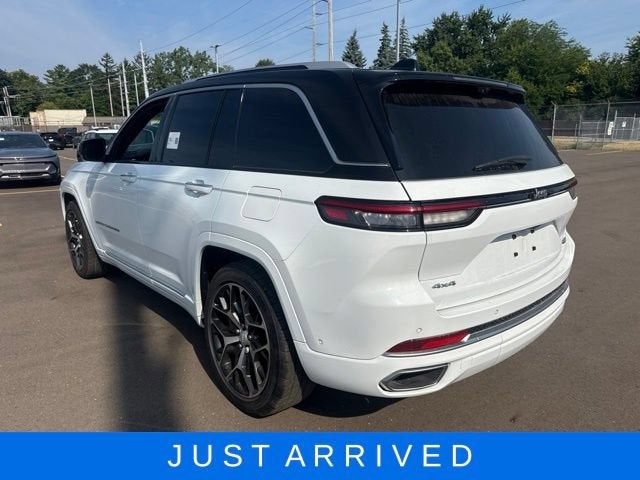 2022 Jeep Grand Cherokee Summit