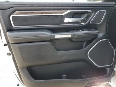 2019 RAM 1500 Laramie Crew Cab 4x4 5'7" Box