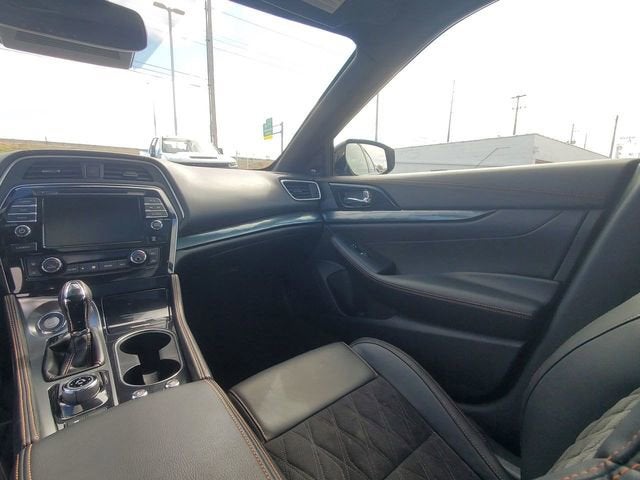 2020 Nissan Maxima SR