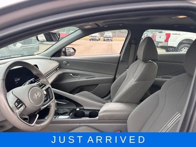 2025 Hyundai ELANTRA SEL Convenience