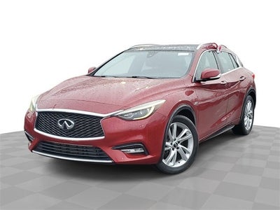 2017 INFINITI QX30 Premium