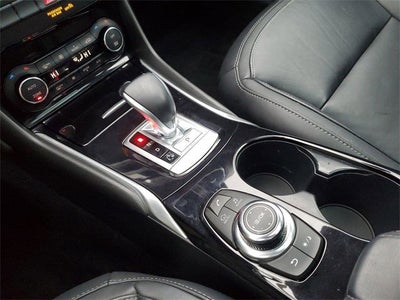 2017 INFINITI QX30 Premium