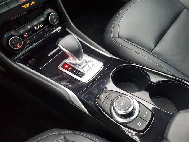 2017 INFINITI QX30 Premium