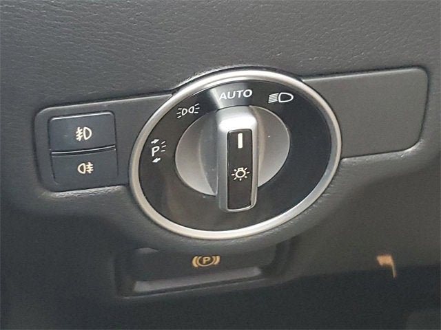 2017 INFINITI QX30 Premium