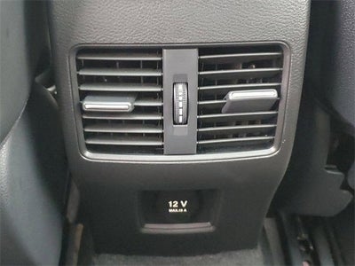 2017 INFINITI QX30 Premium