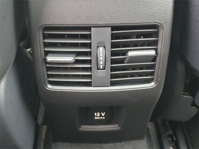 2017 INFINITI QX30 Premium