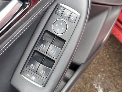 2017 INFINITI QX30 Premium