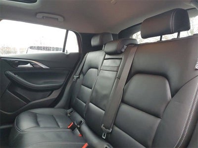 2017 INFINITI QX30 Premium