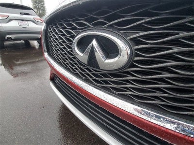 2017 INFINITI QX30 Premium