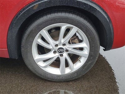 2017 INFINITI QX30 Premium