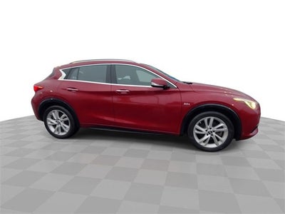 2017 INFINITI QX30 Premium