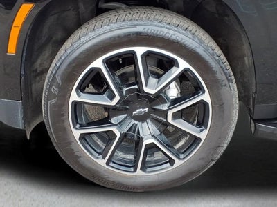 2025 Chevrolet Suburban RST