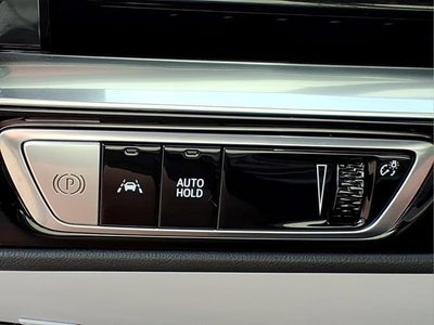 2024 Cadillac LYRIQ Luxury 2