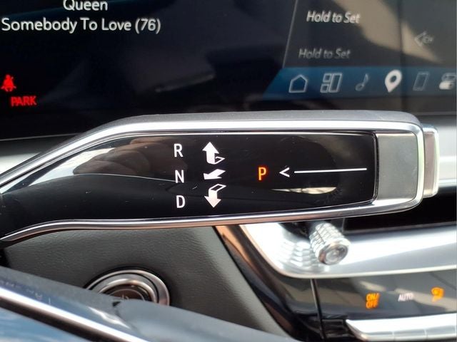 2024 Cadillac LYRIQ Luxury 2