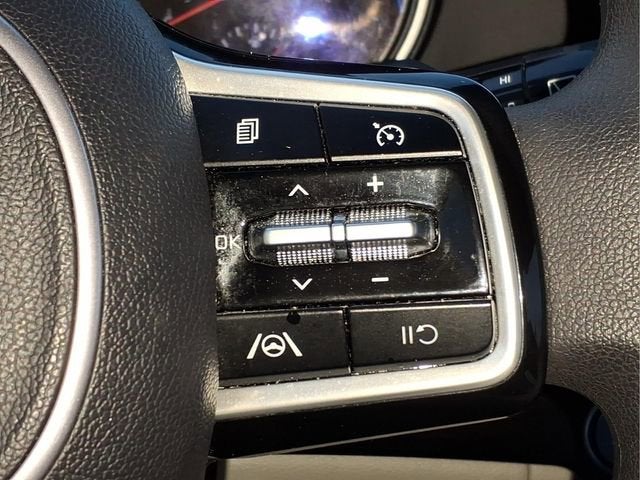 2023 Kia Carnival LX