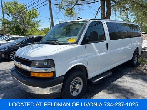 2025 Chevrolet Express Passenger 1LT