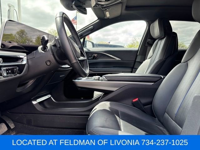 2024 Cadillac LYRIQ Luxury 1