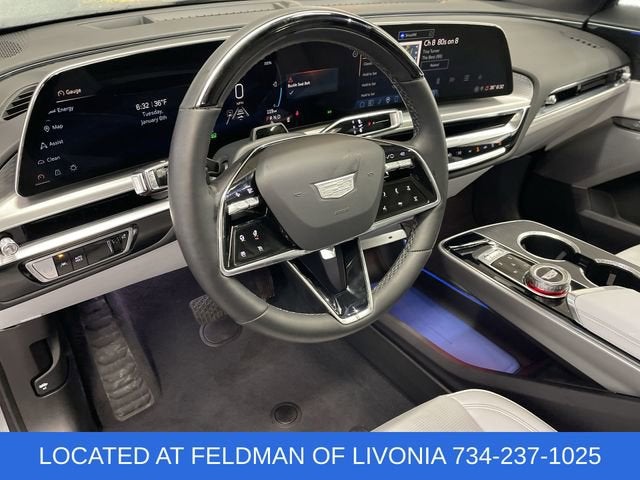 2024 Cadillac LYRIQ Luxury 2