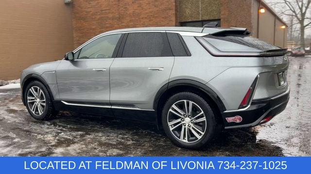 2024 Cadillac LYRIQ Luxury 2