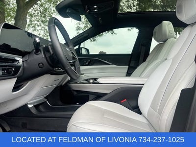 2024 Cadillac LYRIQ Luxury 2