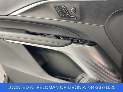 2024 Cadillac LYRIQ Luxury 2