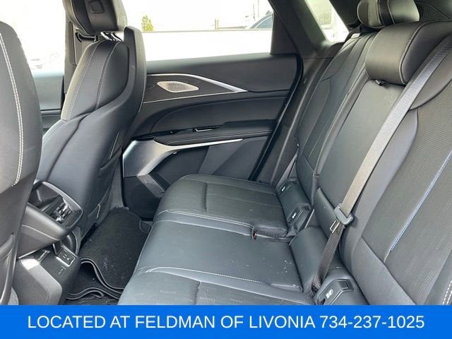 2024 Cadillac LYRIQ Sport 2