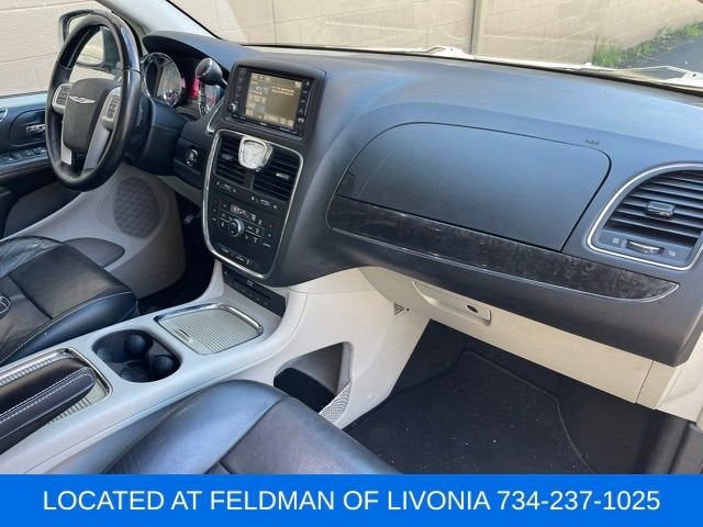 2015 Chrysler Town & Country Limited Platinum