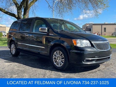 2015 Chrysler Town & Country Limited Platinum