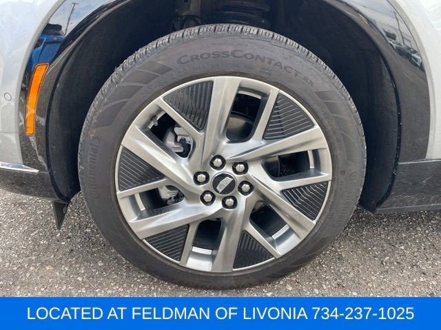 2025 Cadillac OPTIQ Luxury 1