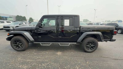 2022 Jeep Gladiator Sport