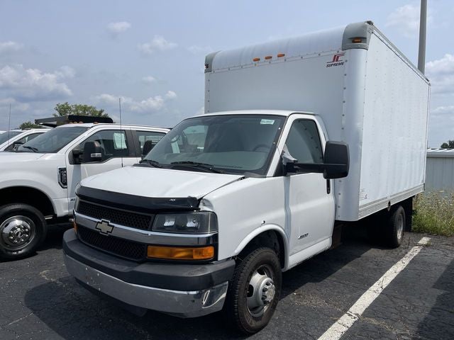 2014 Chevrolet Express 4500 Base Cutaway