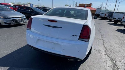 2022 Chrysler 300 Touring