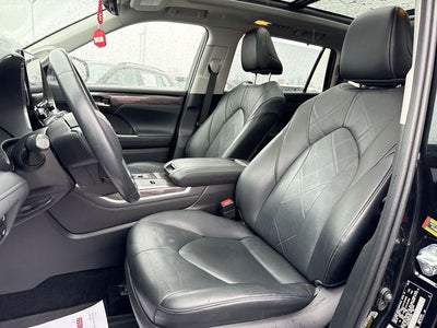 2021 Toyota Highlander Hybrid Platinum