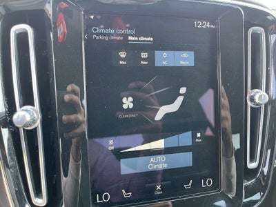 2021 Volvo XC40 Momentum