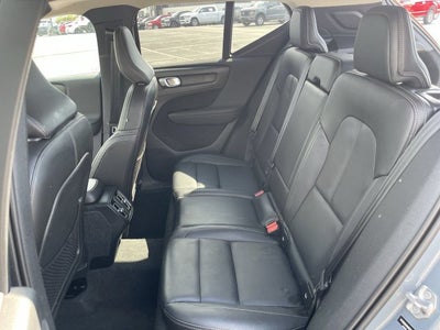 2021 Volvo XC40 Momentum