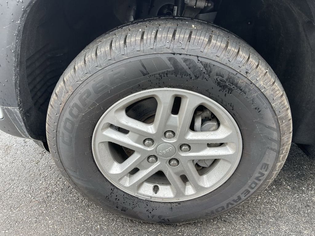 2023 Jeep Grand Cherokee Laredo